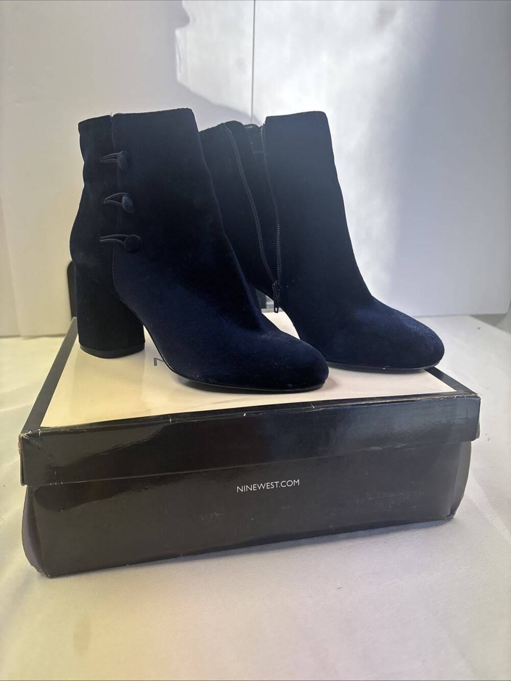 Nine West Womens Khraine Navy Velvet Ankle Booties 3" Block Heel Zipper S-8 1/2